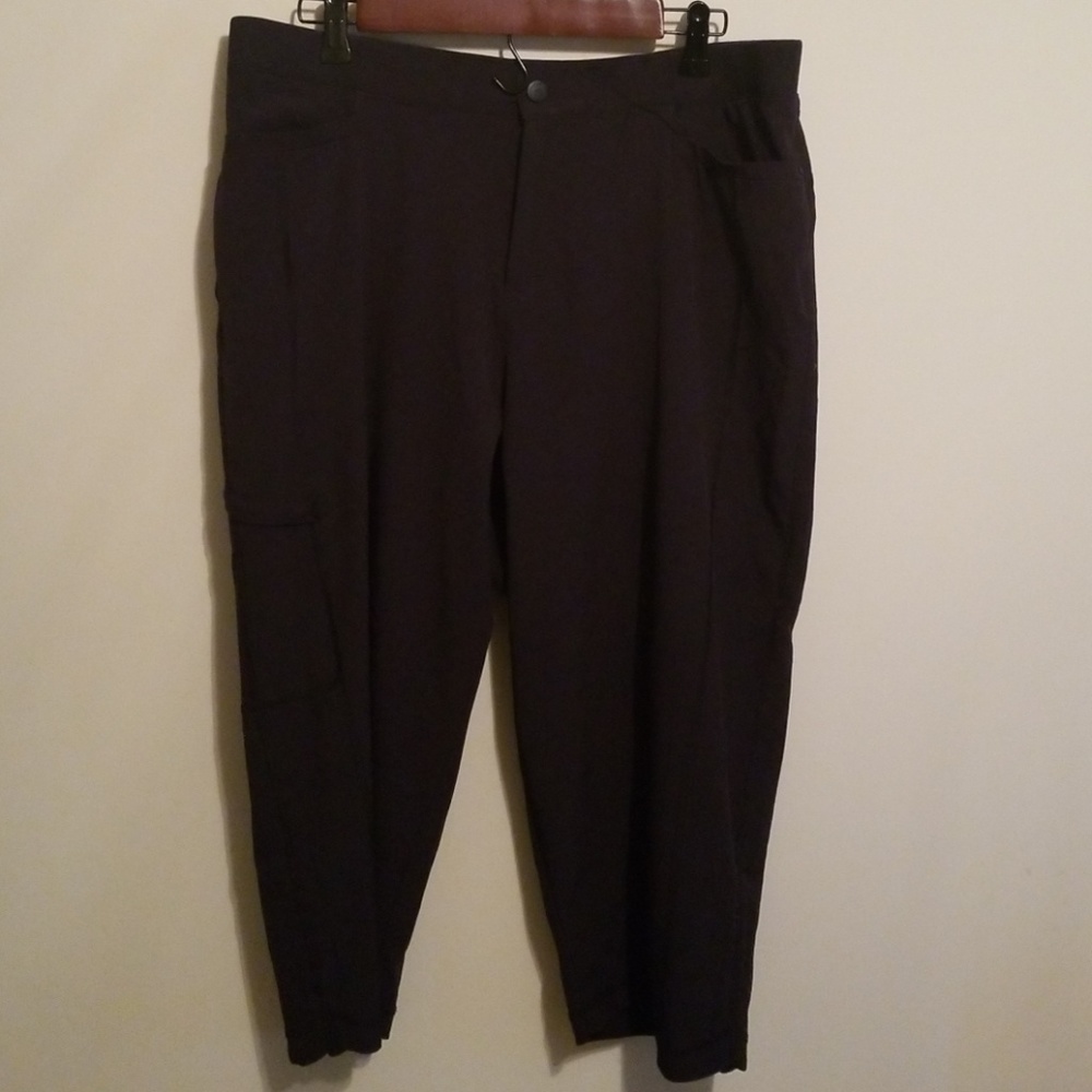 Lee Relaxed Dri fit capris